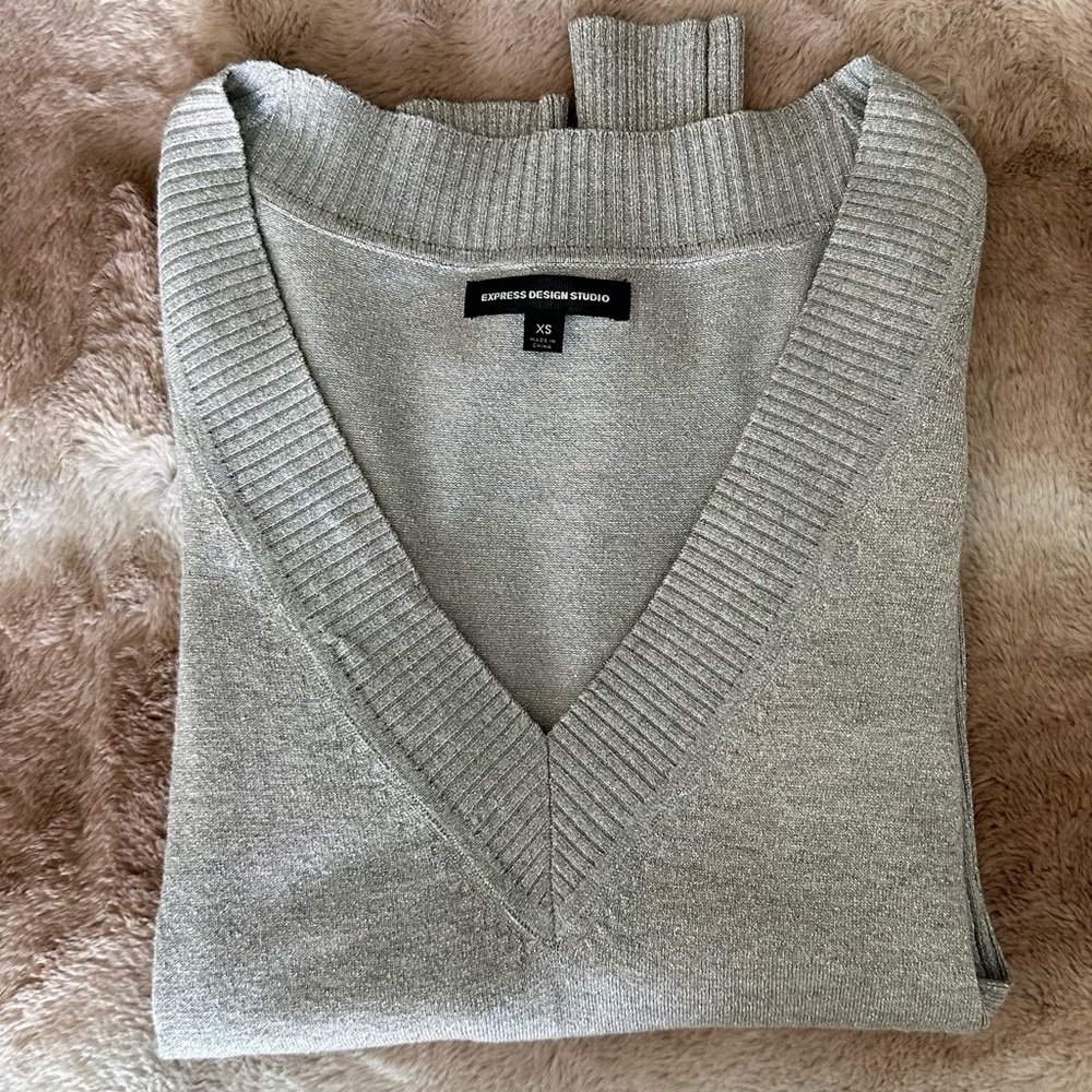 Express Design Studio  Pullover Sweater